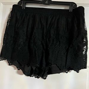 Torrid black lace shorts